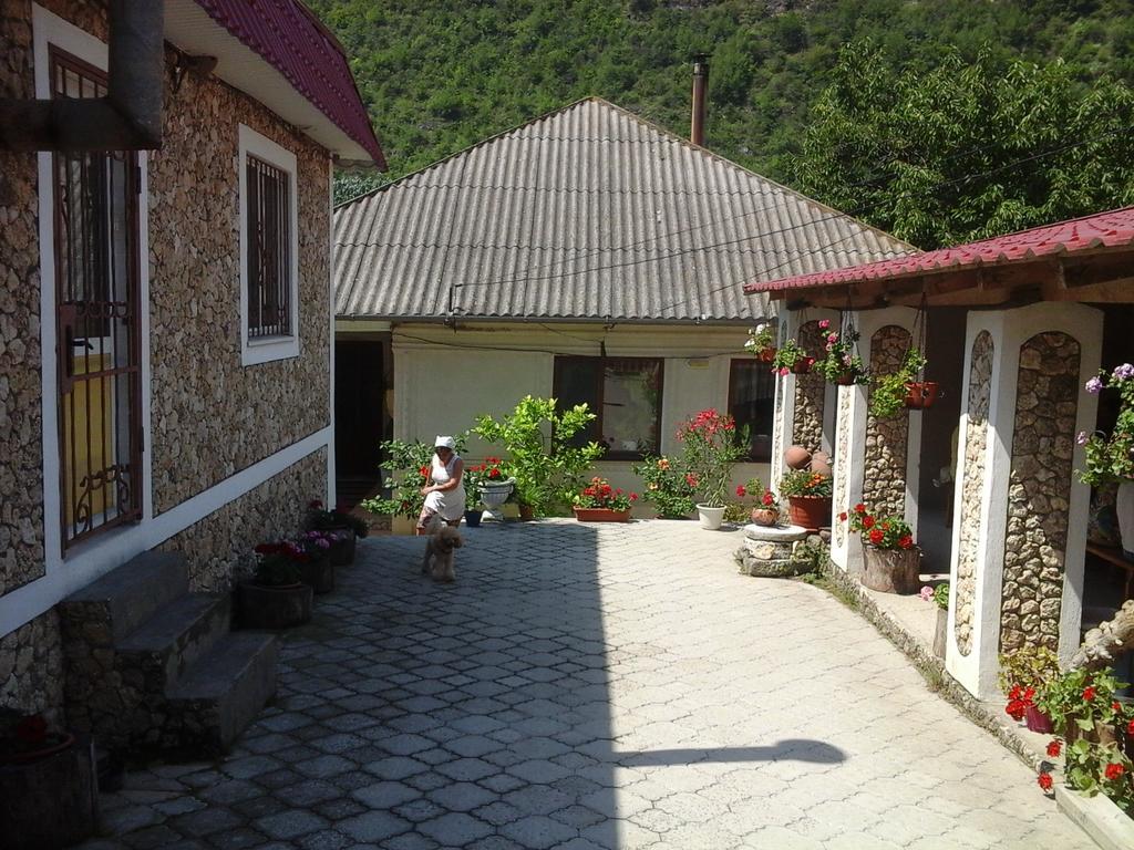La Popas Hotel Várhely Kültér fotó